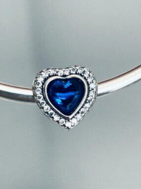 Authentic Pandora Sparkling Levelled BLUE Heart Charm 925 Ale Silver